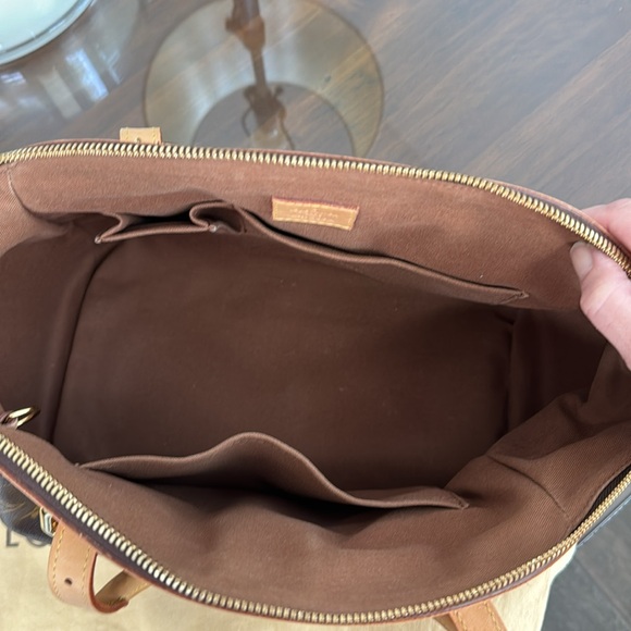 Louis Vuitton Tivoli GM bag - Picture 13 of 16